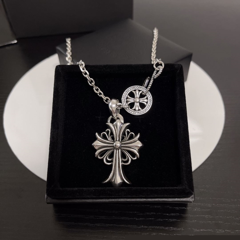 Ch**me He**ts necklaces